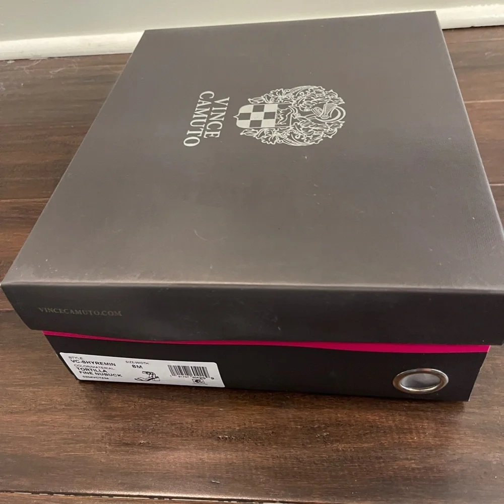 Vince Camuto - NEW in box - size 8 - NWT - Picture 4 of 11